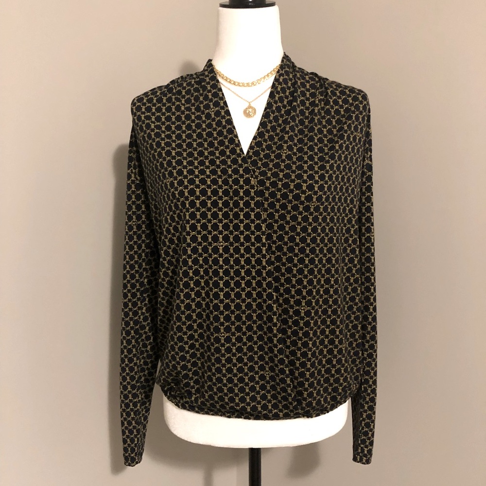 Micheal Kors Stylish Ladies long sleeve Top Size X-SM Excellent Condition